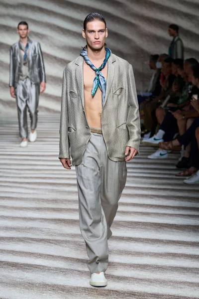 Look 57